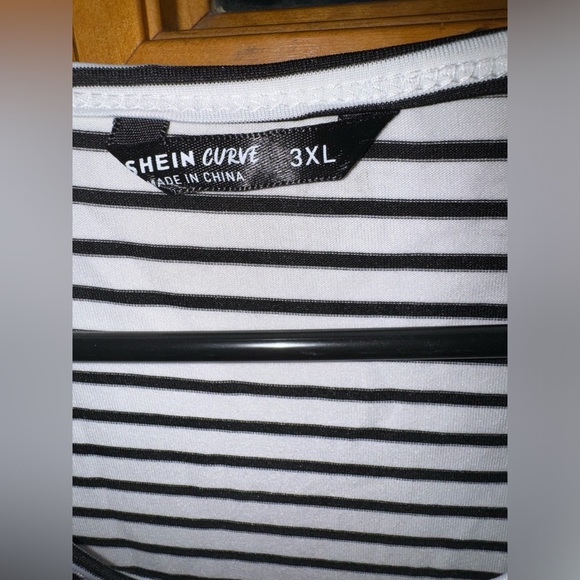 SHEIN plus size dress black and white stripes - Picture 4 of 4